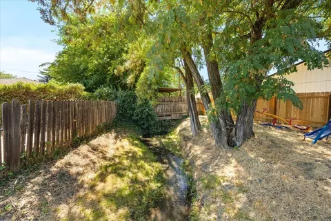 610 Freeman Rd, Central Point, OR 97502 photo 17