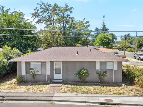 610 Freeman Rd, Central Point, OR 97502