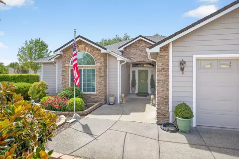 362 Leandra Ln, Eagle Point, OR 97524 photo 2