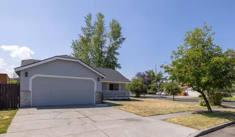 2735 NE Faith Dr, Bend, OR 97701