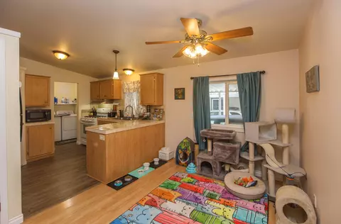 633 E Archwood Dr UNIT 44, Eagle Point, OR 97524 photo 5
