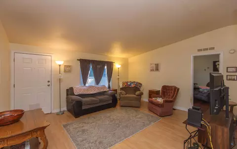633 E Archwood Dr UNIT 44, Eagle Point, OR 97524 photo 4