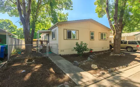 633 E Archwood Dr UNIT 44, Eagle Point, OR 97524