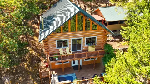 5255 Griffin Ln, Medford, OR 97501