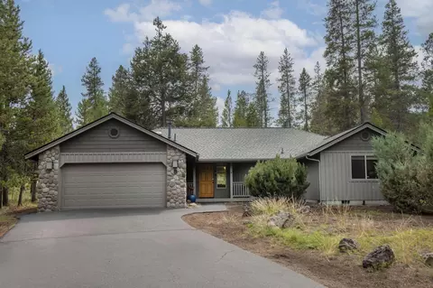 57687 Filbert Ln #8, Sunriver, OR 97707