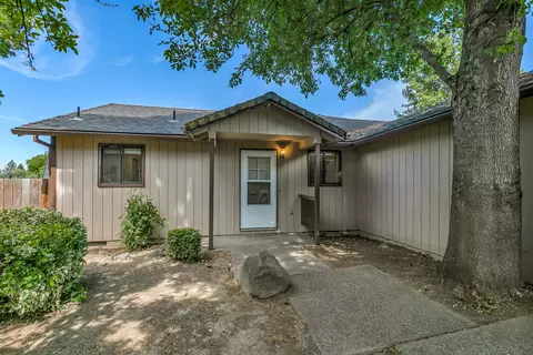 2931 Aldersgate Rd, Medford, OR 97504