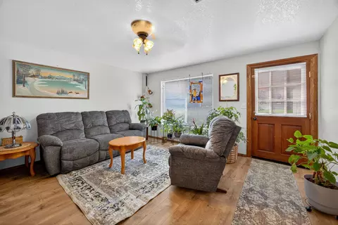 589 Clearview Way, Eagle Point, OR 97524 photo 4