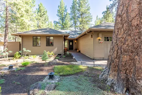 17956 Shadow Ln #9, Sunriver, OR 97707