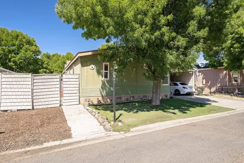 633 E Archwood Dr #89, Eagle Point, OR 97524