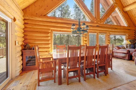 Dining - 17337 Elsinore Rd, Bend, OR 97707 photo 2 of 2