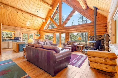 Living - 17337 Elsinore Rd, Bend, OR 97707 photo 1 of 5