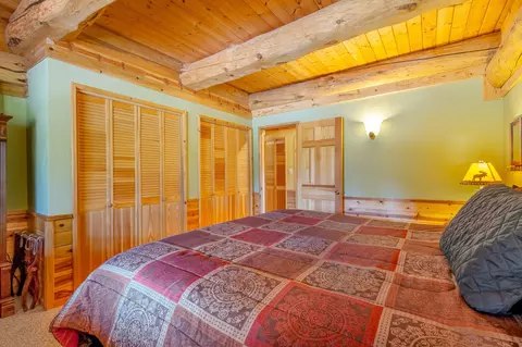 Bedroom - 17337 Elsinore Rd, Bend, OR 97707 photo 5 of 9