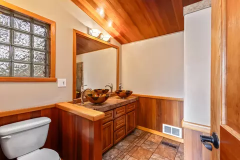 Bath - 67134 Central St, Bend, OR 97703 photo 1 of 3