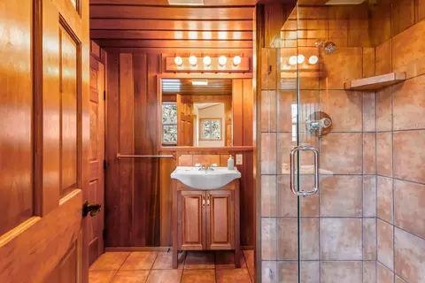 Bath - 67134 Central St, Bend, OR 97703 photo 2 of 3