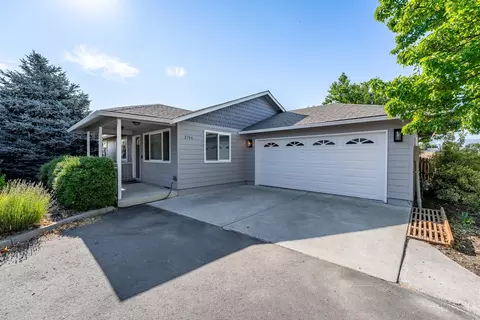 2386 Corona Ave, Medford, OR 97504