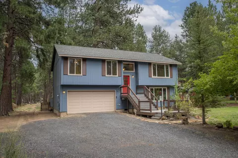 59736 Navajo Rd, Bend, OR 97702