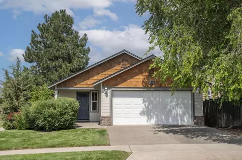 2870 NE Jackdaw Dr, Bend, OR 97701