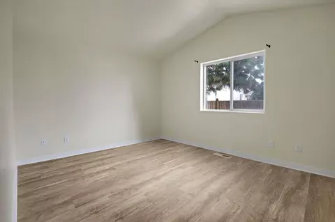Bedroom - 2870 NE Jackdaw Dr, Bend, OR 97701 photo 1 of 3