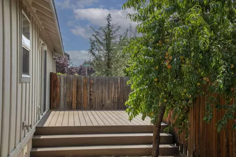 Exterior - 2870 NE Jackdaw Dr, Bend, OR 97701 photo 5 of 7