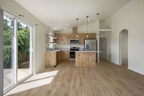 Living - 2870 NE Jackdaw Dr, Bend, OR 97701 photo 2 of 2