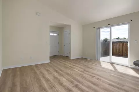 Living - 2870 NE Jackdaw Dr, Bend, OR 97701 photo 1 of 2