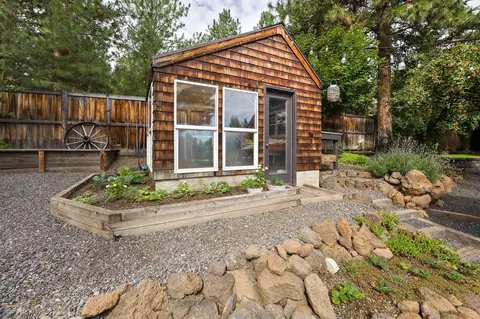 651 NW Morelock Ct, Bend, OR 97703 photo 36