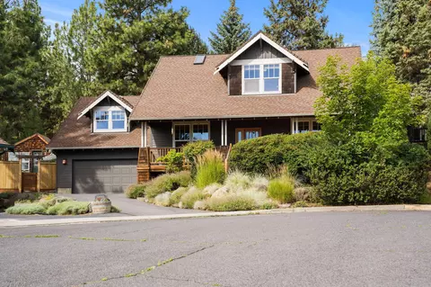 651 NW Morelock Ct, Bend, OR 97703 photo 2
