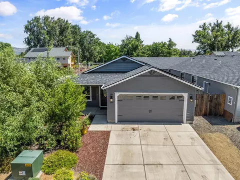 1967 Hart Ave, Medford, OR 97501