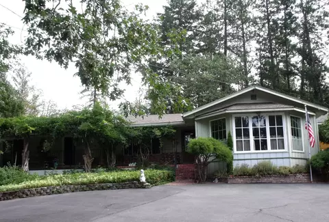 751 Espey Rd, Grants Pass, OR 97527
