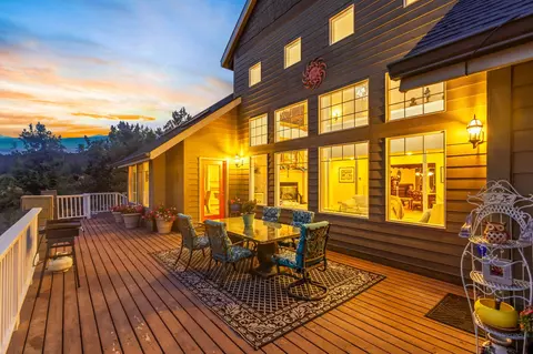 2483 NW Century Dr, Prineville, OR 97754