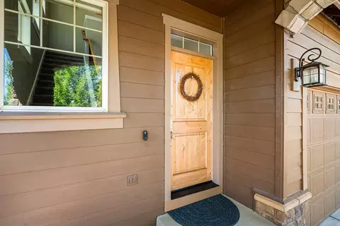 Entry Way - 20450 Jacklight Ln, Bend, OR 97702 photo 1 of 4
