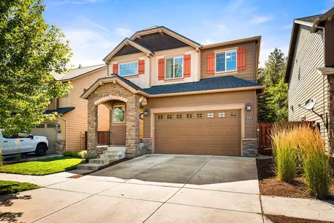 Exterior - 20450 Jacklight Ln, Bend, OR 97702 photo 2 of 4