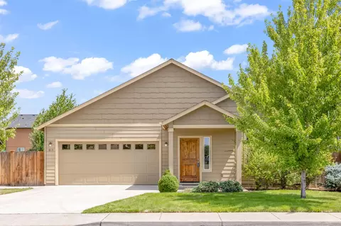 815 NW Green Forest Cir, Redmond, OR 97756