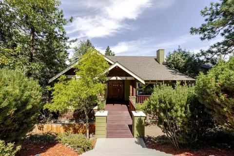 3138 NW Colonial Dr, Bend, OR 97703