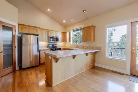 3138 NW Colonial Dr, Bend, OR 97703 photo 15