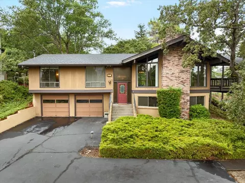908 Black Oak Dr, Medford, OR 97504