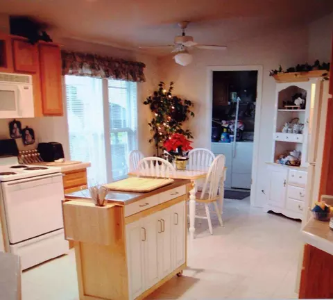 522 Meadow Ln, Eagle Point, OR 97524 photo 4