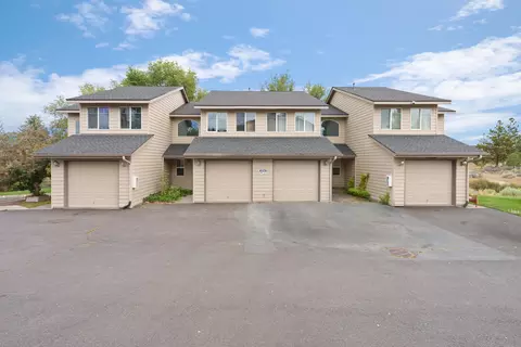 2210 NE Holliday Ave, Bend, OR 97701
