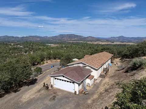 771 Ironwood Dr, Eagle Point, OR 97524
