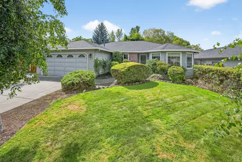 106 Freshwater Dr, Phoenix, OR 97535