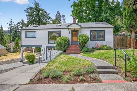 64 Nutley St, Ashland, OR 97520