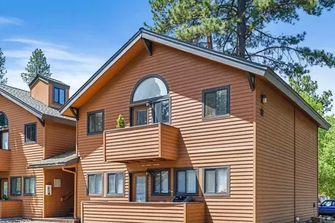 56856 Enterprise Dr # G2, Sunriver, OR 97707