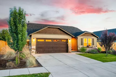 932 NW Teak Ct, Redmond, OR 97756