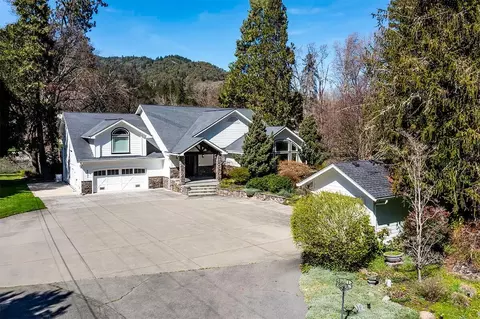 8550 Rogue River Hwy, Grants Pass, OR 97527