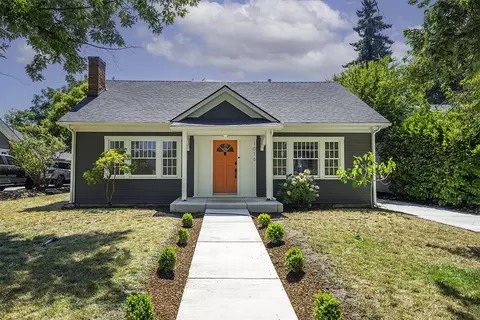 1016 Queen Anne Ave, Medford, OR 97504