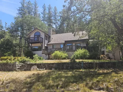 4299 Old Ferry Rd, Shady Cove, OR 97539