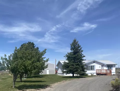 57251 Bark Loop, Christmas Valley, OR 97641