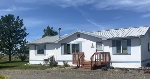57251 Bark Loop, Christmas Valley, OR 97641