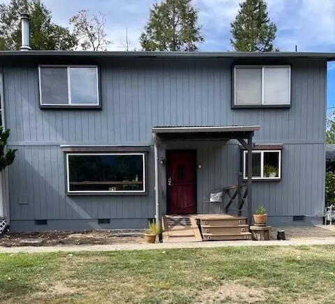 240 Pruden Hill Ln, Canyonville, OR 97417