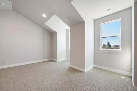 Bedroom - 20530 NEmpire Ave, Bend, OR 97701 photo 7 of 7